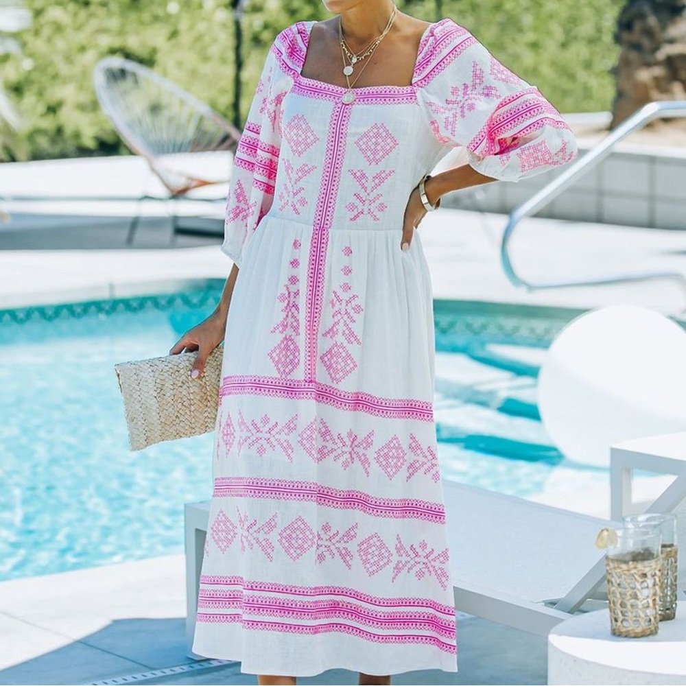 Strut & Bolt Linen Blend Embroidered 3/4‎ Sleeve Smocked Midi Dress 
Size M